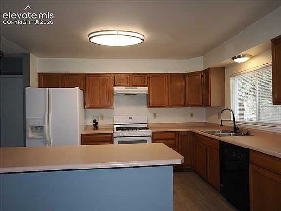 5th image of 2635 Fredricksburg Dr