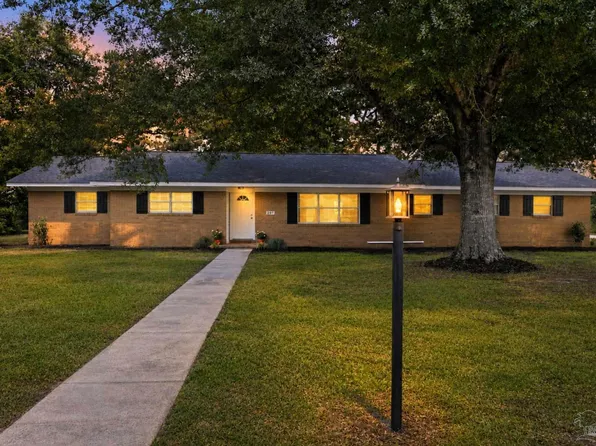 207 14th Ave, Atmore, AL 36502