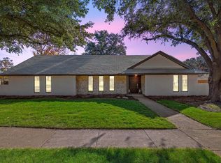 3300 Peachtree Ln, Pantego, TX 76013