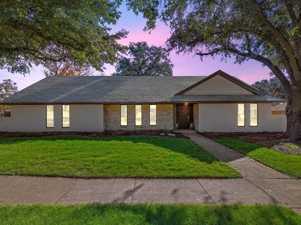 3300 Peachtree Ln, Pantego, TX 76013
