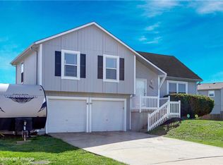 32471 W 174th Ct, Gardner, KS 66030