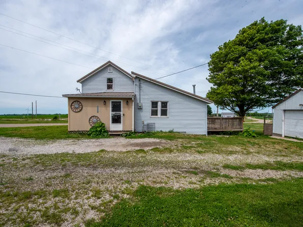 307 W 6th St, Earl Park, IN 47942