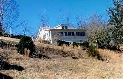 2nd image of 279 Reusens Rd