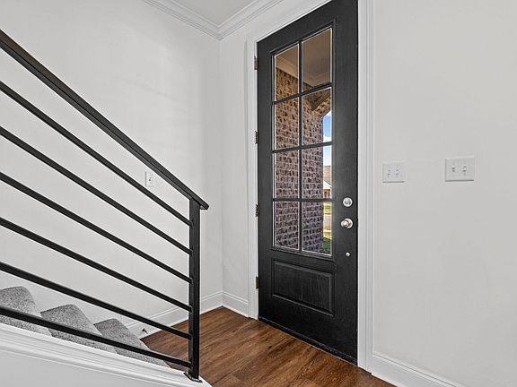 3rd image of 113 Forsyth Ln
