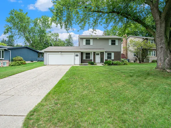 1147 Springwood Dr SE, Kentwood, MI 49508