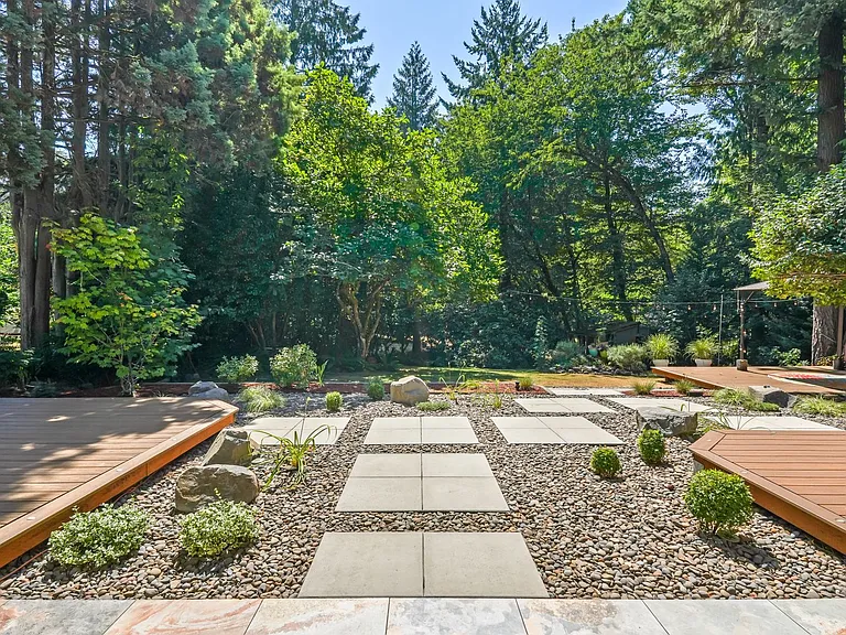 5530 SW Logan Ct — Photo 42