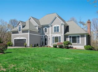 5 Jenny Rdg, Monroe, CT 06468