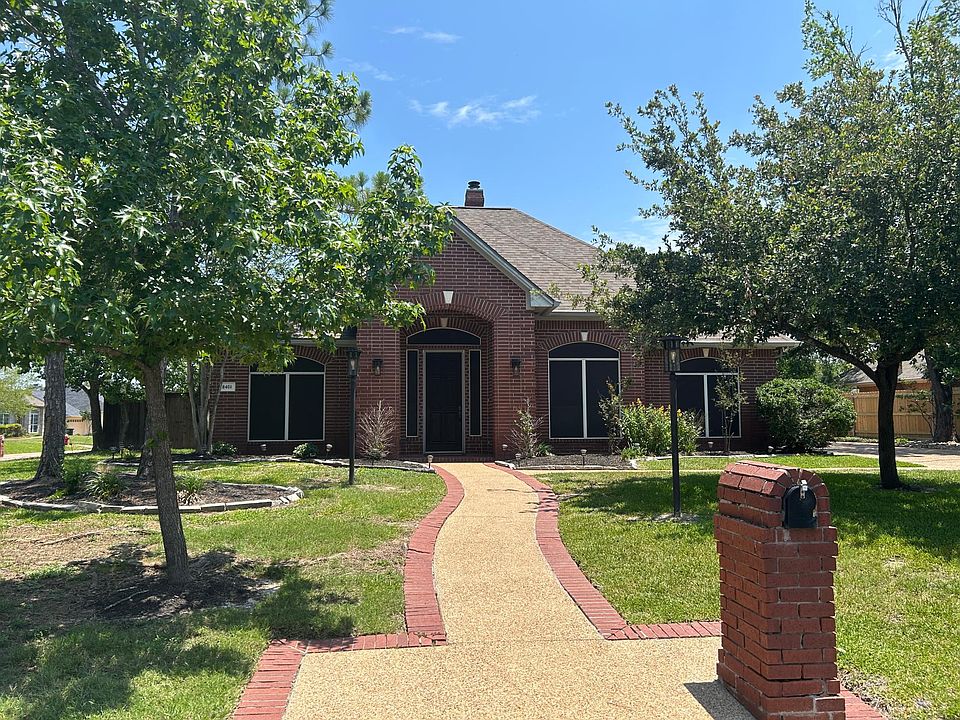 1st image of 8401 Shadow Oaks