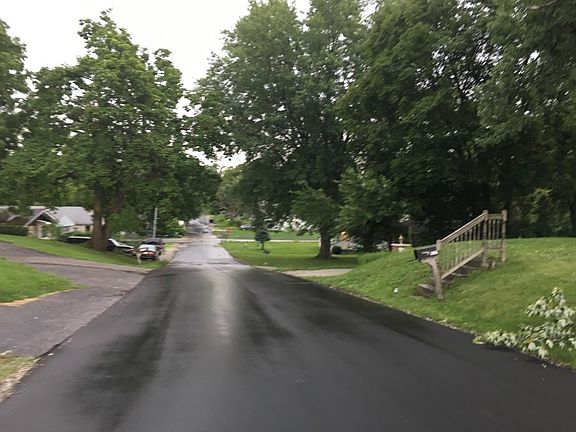 4th image of 820 Waldemere Ave