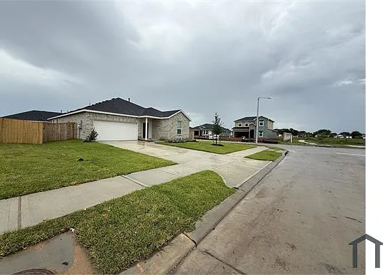 423 Amy St — Photo 1