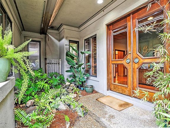 2nd image of 6769 Linford Ln