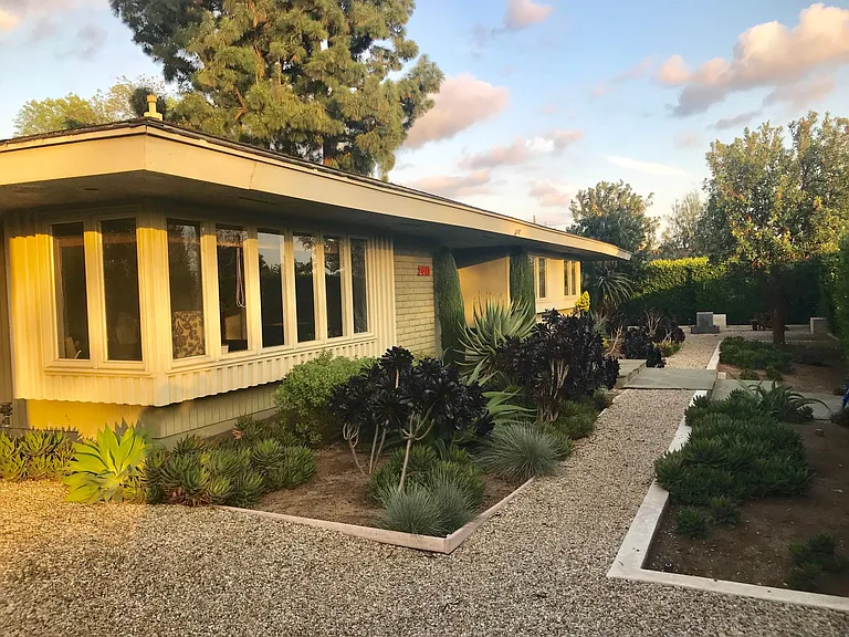 2011 La Colina Dr — Photo 1