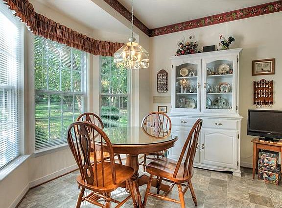 5th image of 6014 Chapel Lawn Ct #6014