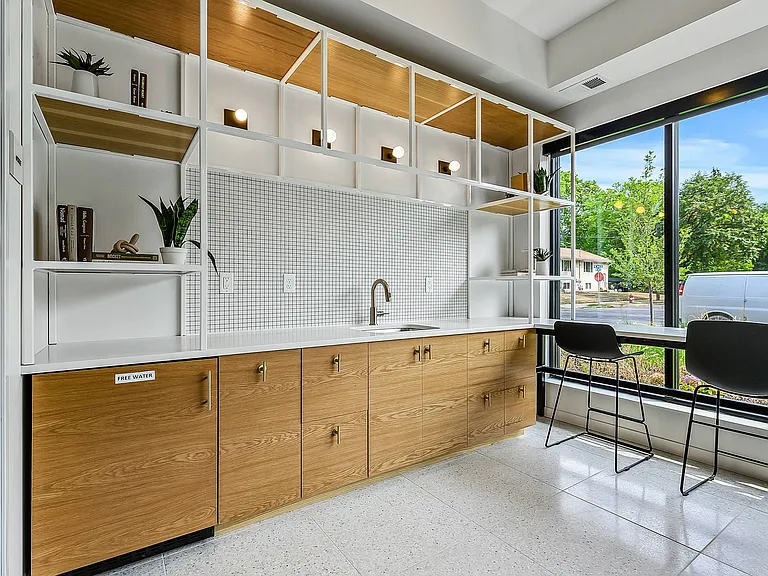 Sawyer Apartments — Photo 19