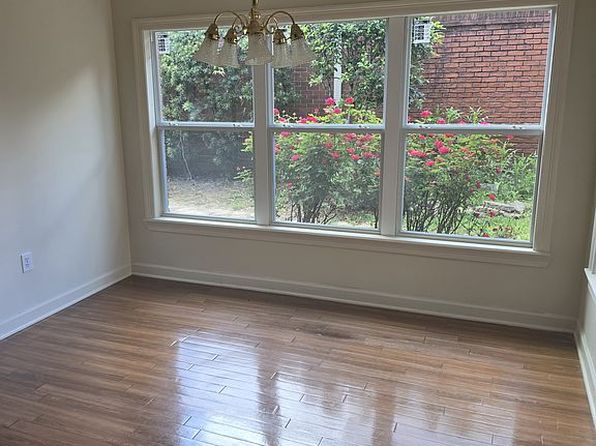 12 Village Green Ct