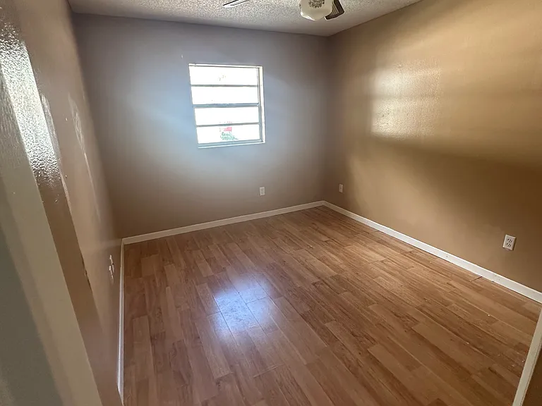 8139 Village Green Rd — Photo 13