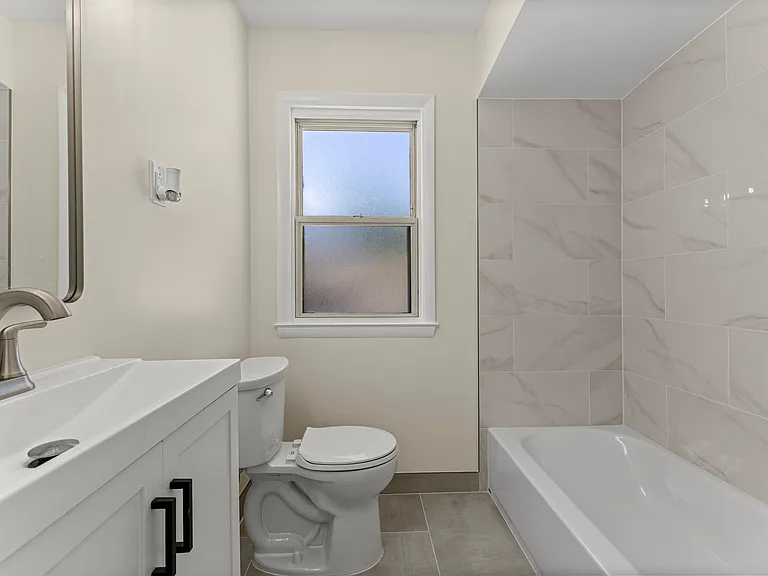 22312 Madison St — Photo 14
