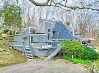 931 Long Hill Rd, Guilford, CT 06437