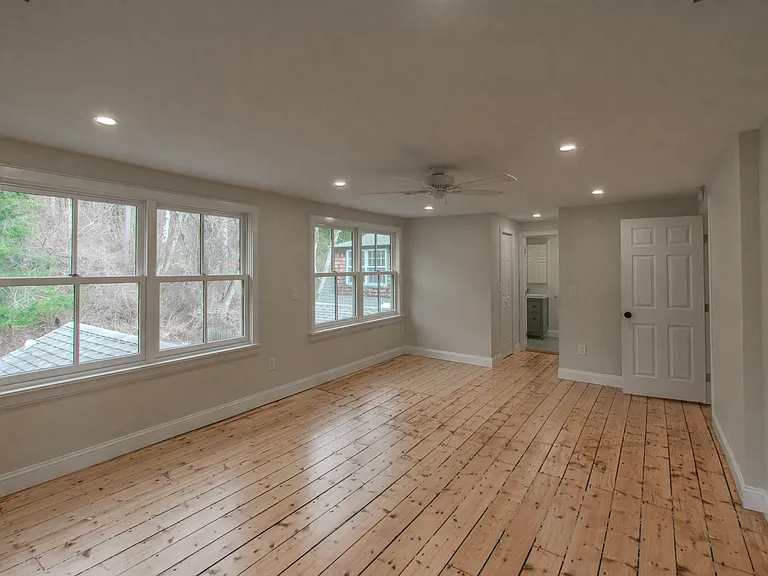 54 E Lake Stable Rd — Photo 21