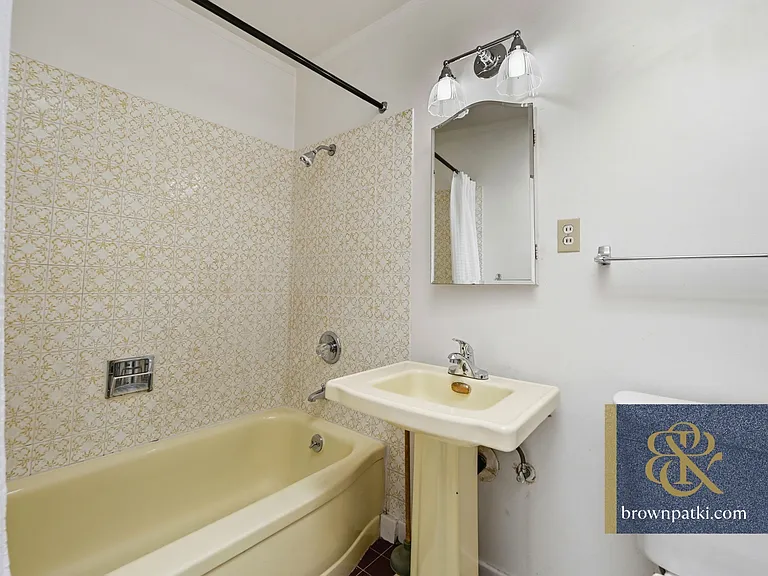320 Bridgeview Dr — Photo 16