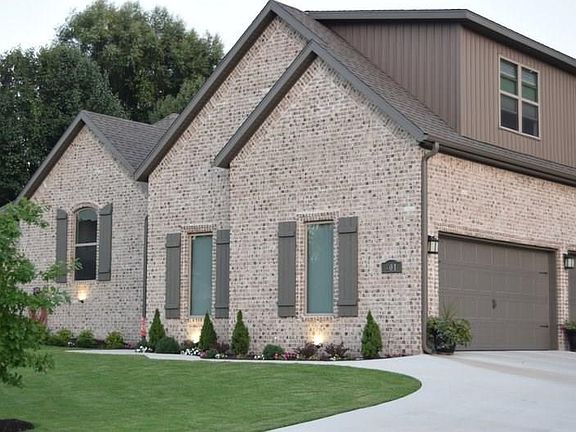 2nd image of 401 Pembridge Dr