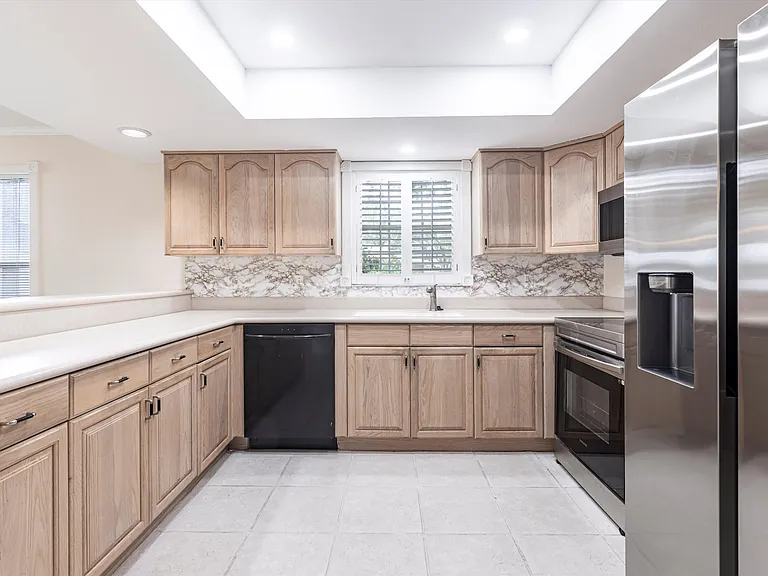 6750 Lone Oak Blvd #H — Photo 13