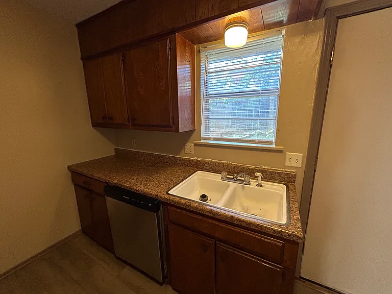 6303 NW Elm Ave #B — Photo 7