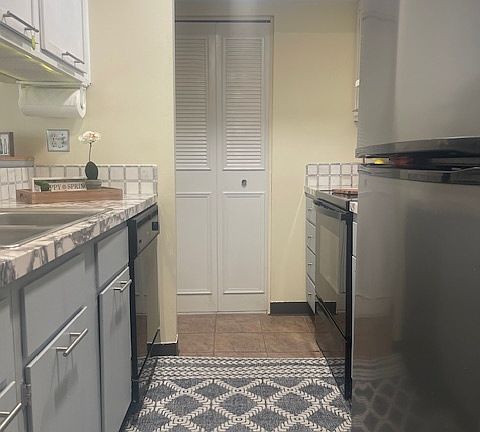 5th image of 8284 Sobax Dr