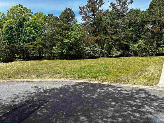 3rd image of 154 Ridgewood Cir
