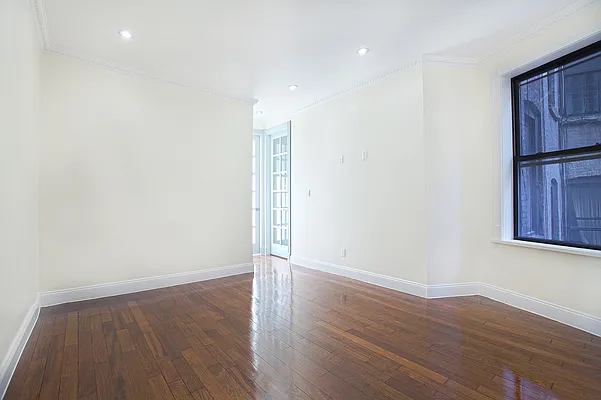 Rented by Keller Williams NYC | media 22