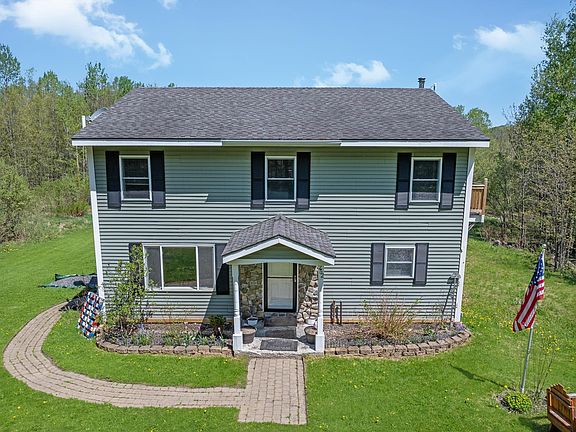5th image of 252 Moose Mountain Drive