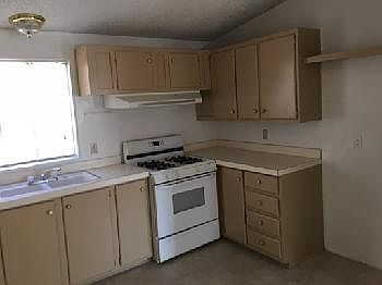 2nd image of 113 S Martin Luther King Dr