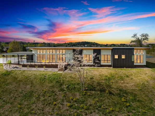 850 Bishop Rd, Blacksburg, VA 24060