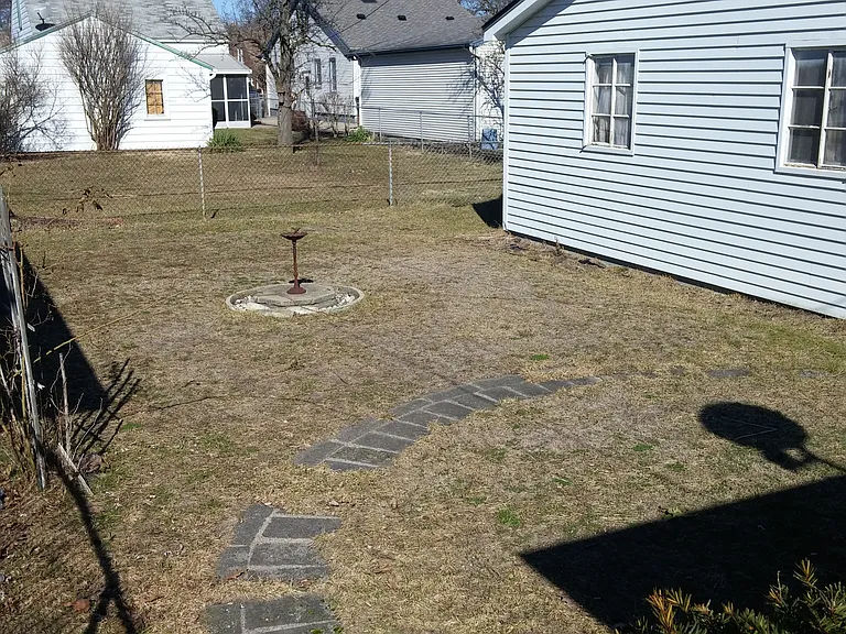 24728 Carlysle St — Photo 13