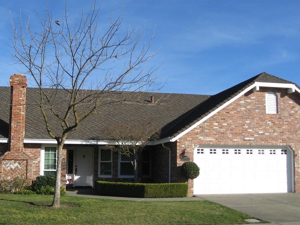 1st image of 2348 Woodlake Cir