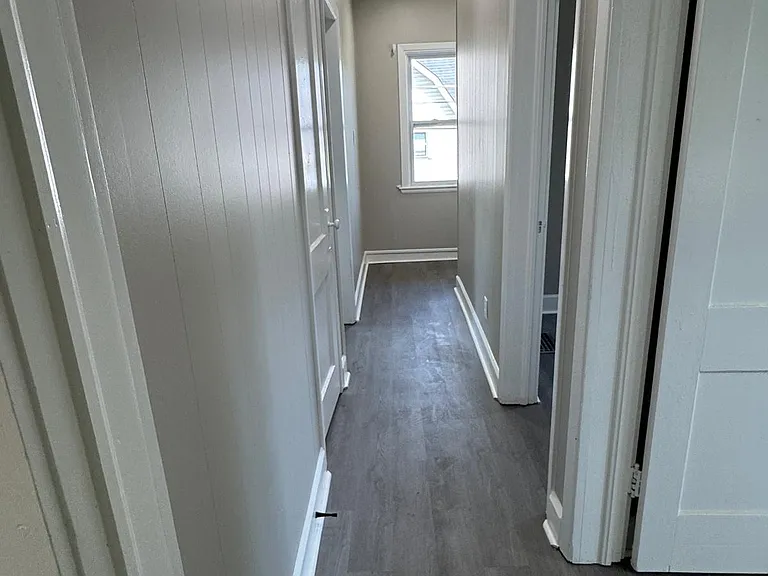 445 W 25th St — Photo 15