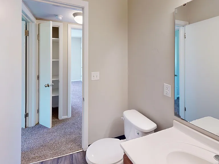 Aspen Pointe Apartments — Photo 36