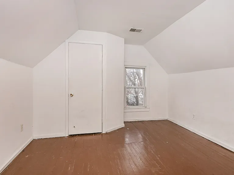 8700 Willard Ave #2 — Photo 15
