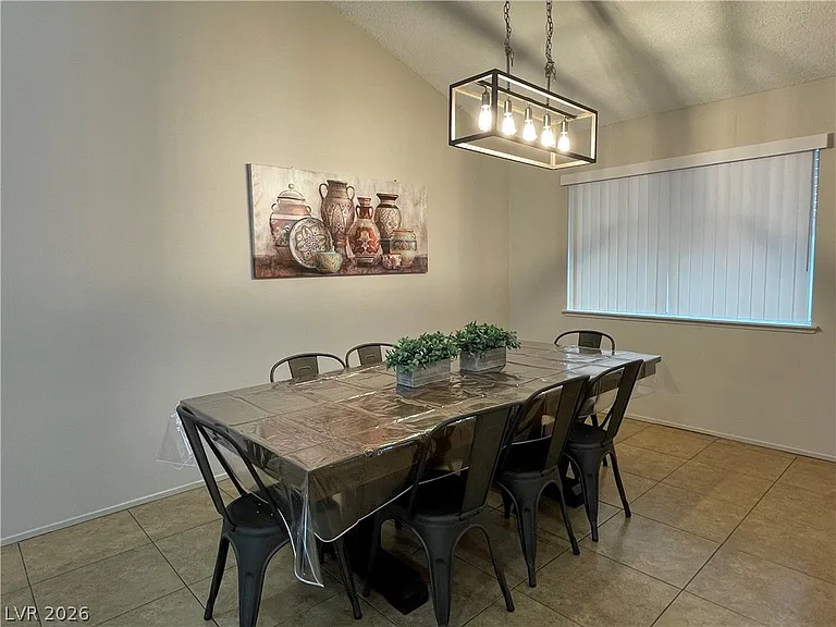 3823 El Camino Rd — Photo 6
