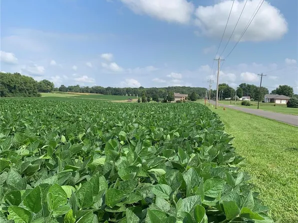 7 Zent Dr, Vandalia, IL 62471