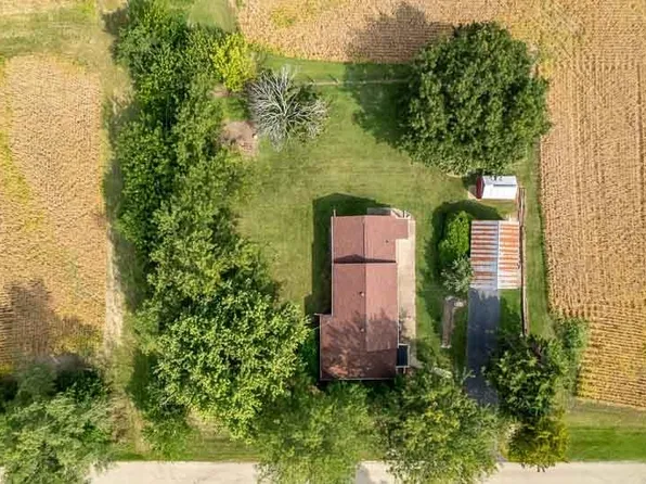 11483 Smith Rd, Pecatonica, IL 61063