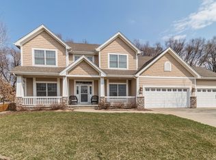 1065 SE Pinecrest Cir, Waukee, IA 50263