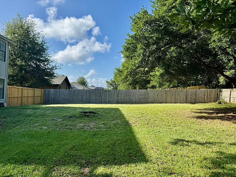 1516 Portside Dr — Photo 3