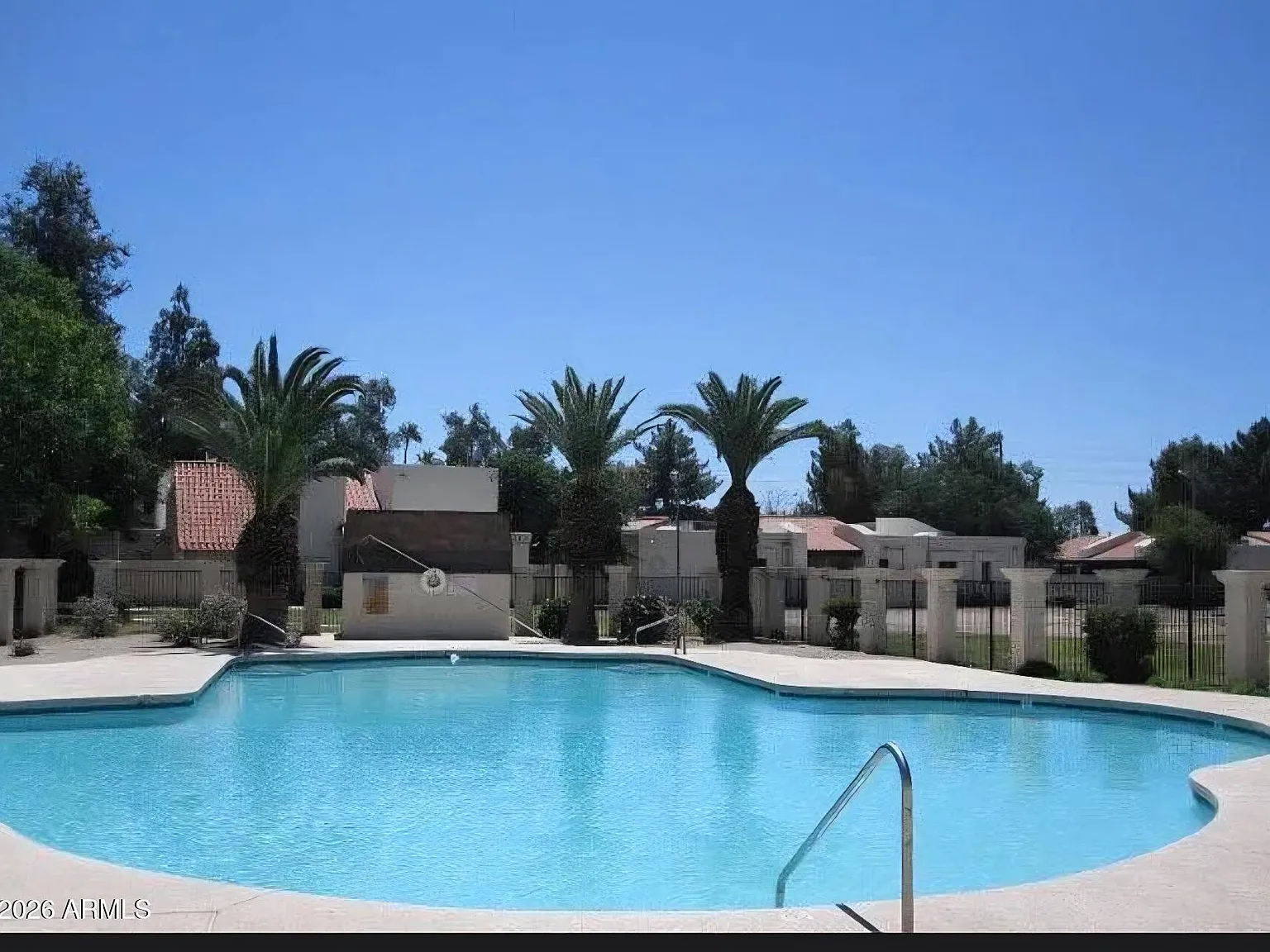 2 bed, 1.0 bath, 924 sqft, $1,225 — Photo 2