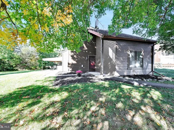 1201 Village Rd, Orwigsburg, PA 17961