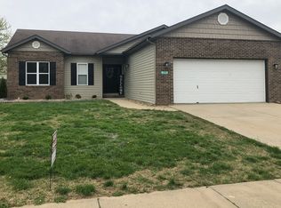 807 Forest Green Dr, O Fallon, IL 62269