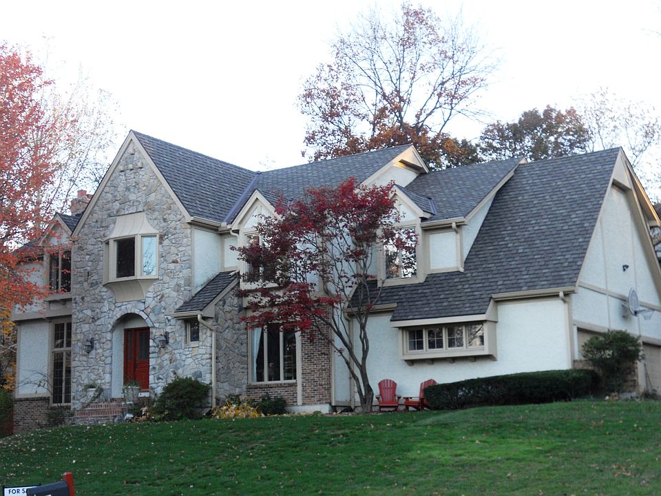 4700 sf Tudor home in great neighborhood