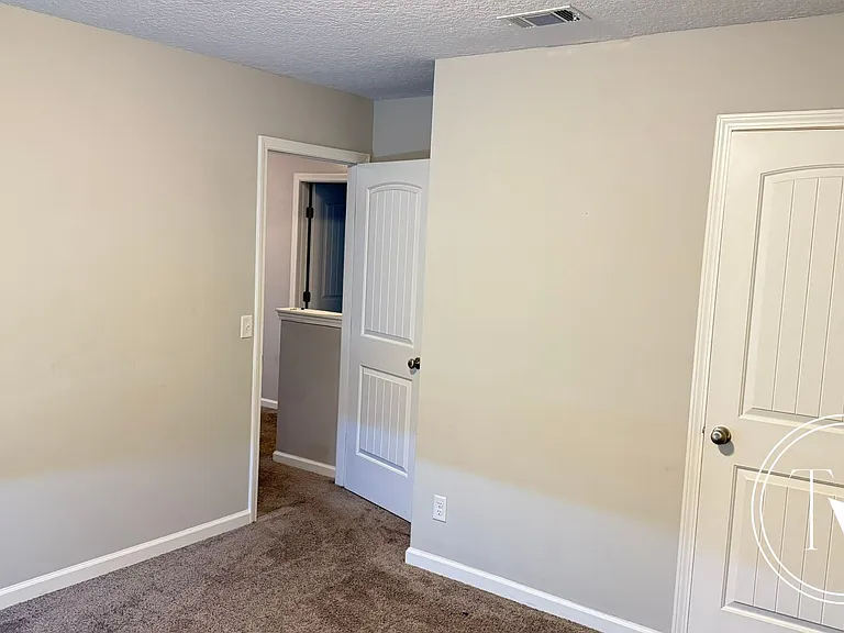 465 Huntington Dr NE — Photo 15