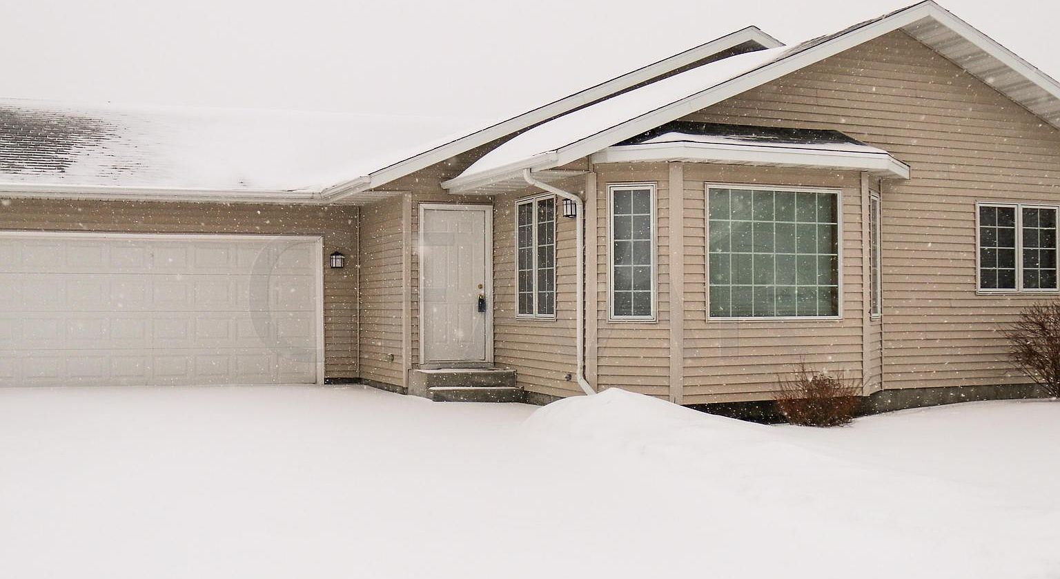 441 Crestwood Ct SE, East Grand Forks, MN 56721 Zillow