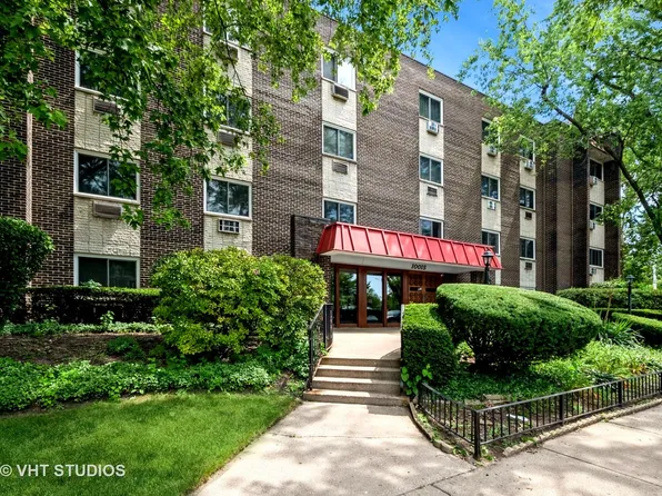 10015 N Beverly Dr #102, Skokie, IL 60076